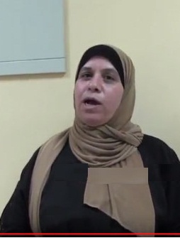 بالفيديو : سيدة أردنية تستضيف السياح في منزلها وتكرمهم بـ  المقلوبة 