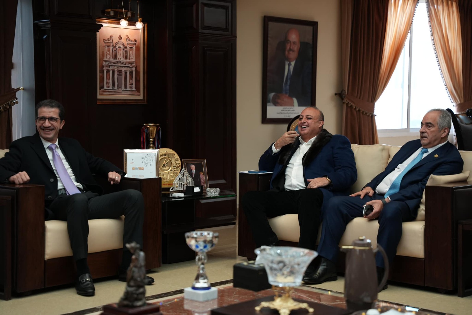 عمان الأهلية تبحث خطة التعاون المشترك مع شركة أمنية
