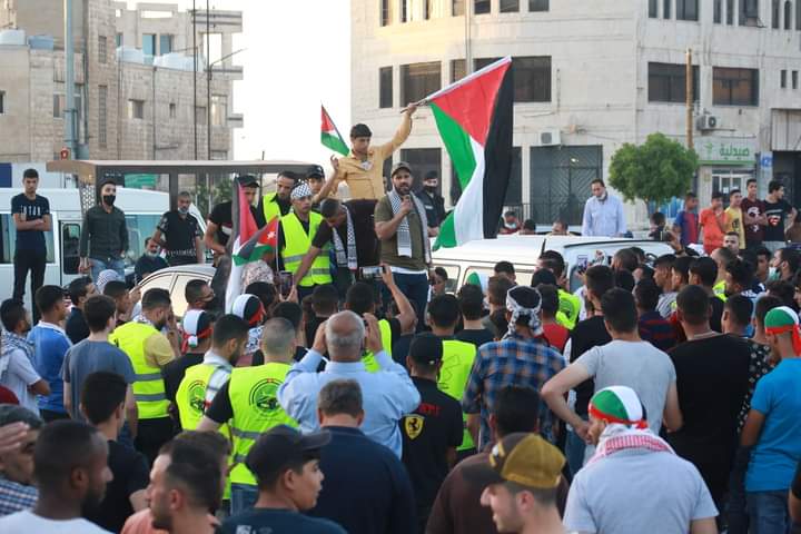 وقفة إحتجاجية بمنطقة ماركا الشمالية تطالب  بوقف العدوان الإسرائيلي اهلنا بفلسطين