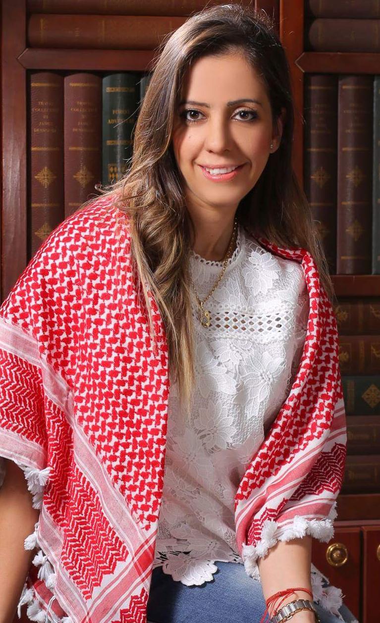 دانية العمري ابنة جامعة عمان الاهلية. قصة نجاح أردنية في سلطنة عُمان