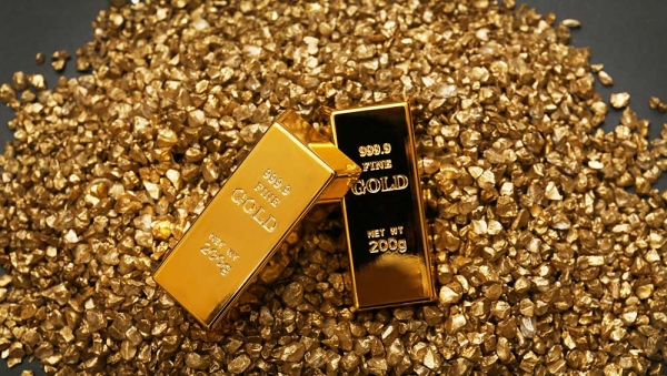 الذهب ينخفض لأقل مستوى في أسبوعين