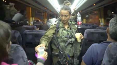 إسرائيل : (الخوذ البيض) فرحوا بالإجلاء للأردن