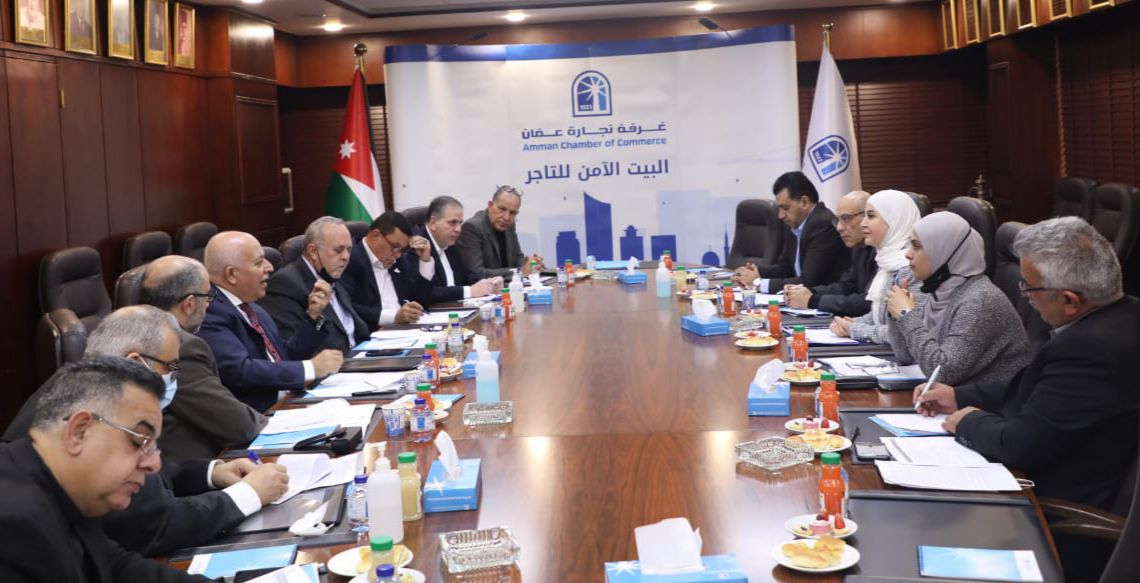 وزارة الصناعة وتجارة عمان يبحثان قضايا القطاع التجاري والخدمي