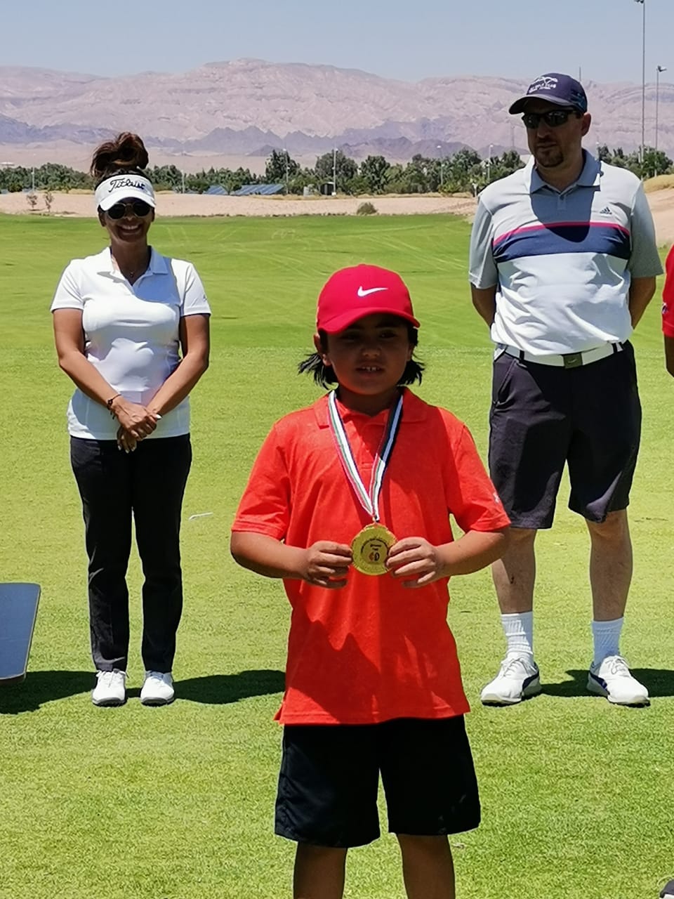 سالم العبداللات اصغر لاعب يحقق لقب دوري الناشئين للجولف