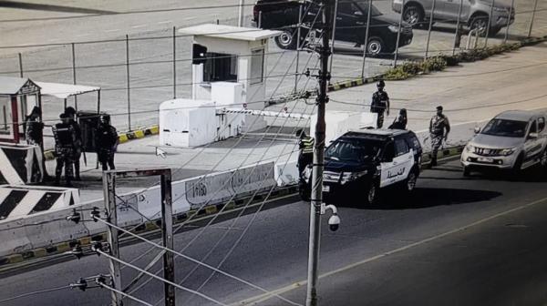 الأمن: اطلاق عيارات نارية بالخطأ من قبل رجل أمن قرب السفارة الأمريكية