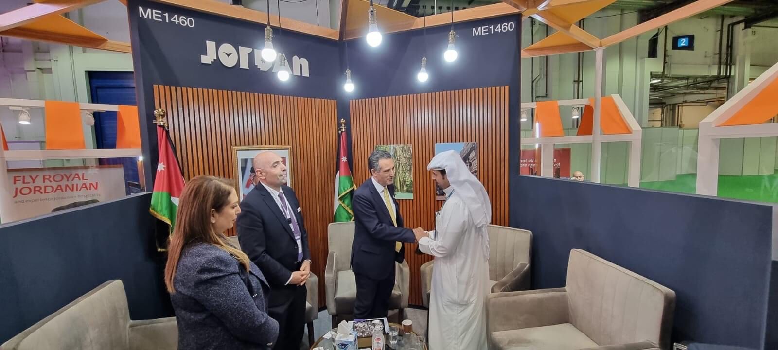 وزير السياحة والاثار يشارك في معرض السفر العربي في دبي