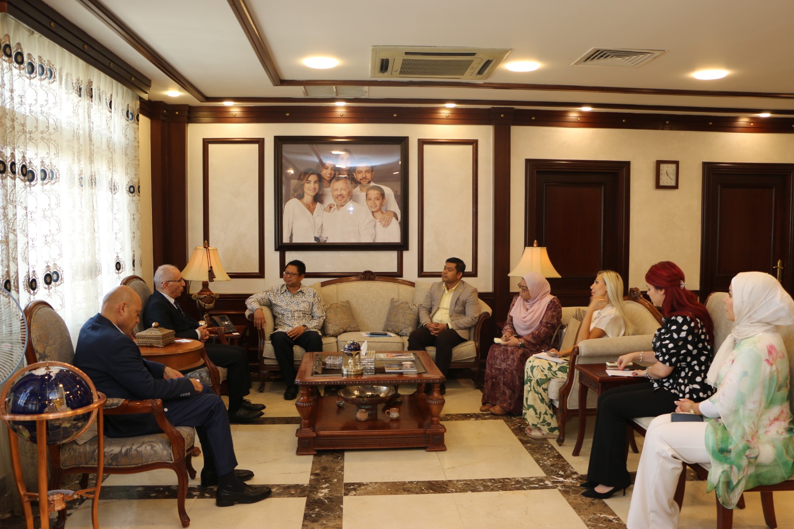 الطراونة يلتقي السفير الماليزي لبحث أوجه التعاون والتنسيق المشترك فيما يخص الضمان 