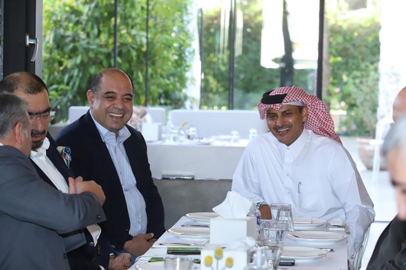 السفير القطري سعود آل ثاني يولم لوزراء وشخصيات (صور)