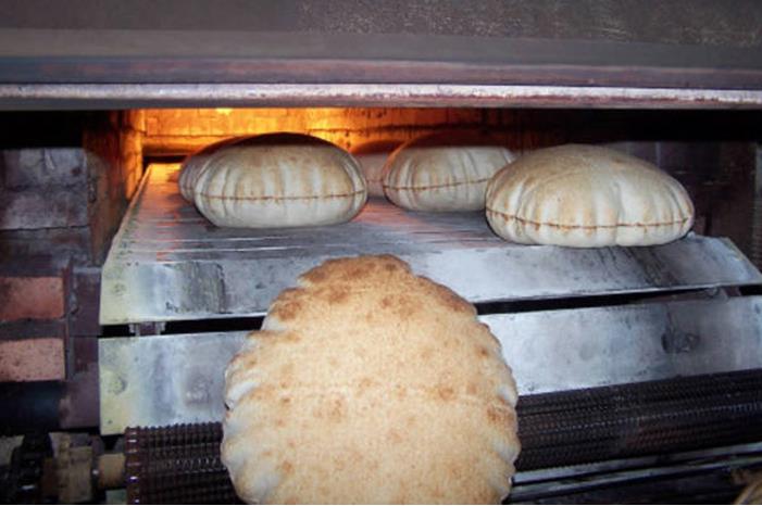 الحكومة تدعو الأردنيين للإبلاغ عن رفع أسعار الخبز