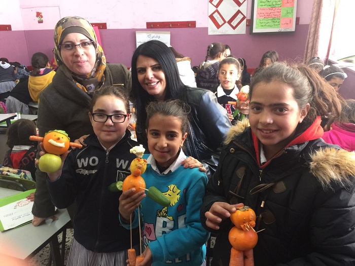  وزارة التربية في فلسطين تكرم المعلمين لدورهم في تطوير العادات الغذائية والسلوكية الصحية لدى تلاميذ المدارس من خلال تطبيق برنامج "نستله أجيال سليمة" في فلسطين للسنة الأولى