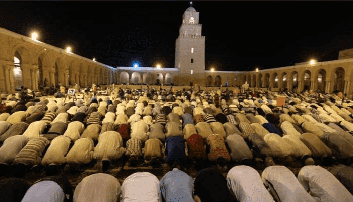 تونس تمنع إقامة صلاة التراويح بالمساجد