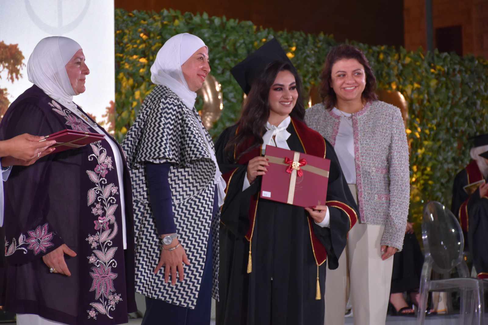 الأميرة آية الفيصل ترعى حفل تخريج الكلية العلمية الاسلامية