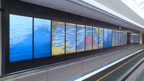 أعمال فنية غامرة مستوحاة من رسمات الفنان كاتسوشيكا هوكوساي بعنوان مشاهد جبل فوجي الستة والثلاثين في مطار ناريتا الدولي بدءاً من السبت 29 فبراير