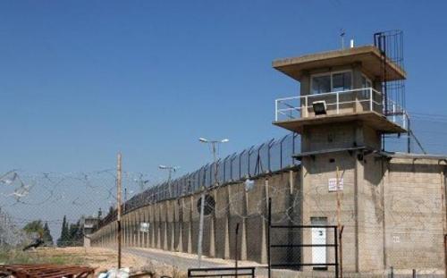 قناة عبرية: فقدان أسير فلسطيني من سجن إسرائيلي .. ومكتب إعلام الأسرى ينفي