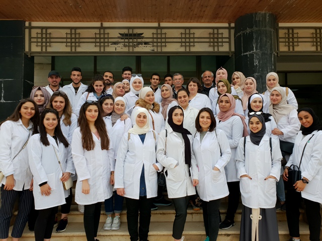 زيارة علمية لطلبة جامعة عمان الأهلية
