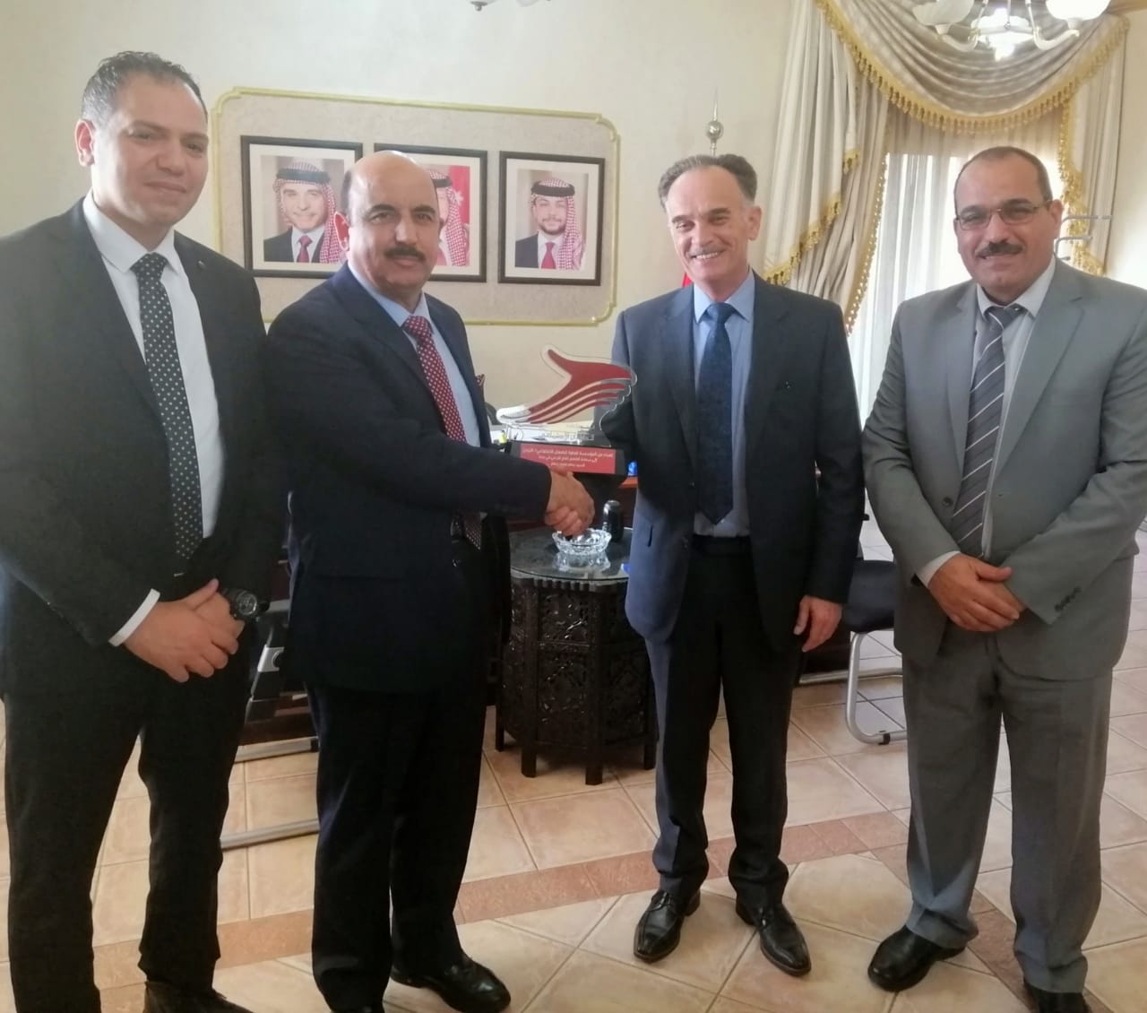 القنصل العام الأردني في جدة يبحث مع وفد 《سفير الضمان》ترتيبات لزيارته