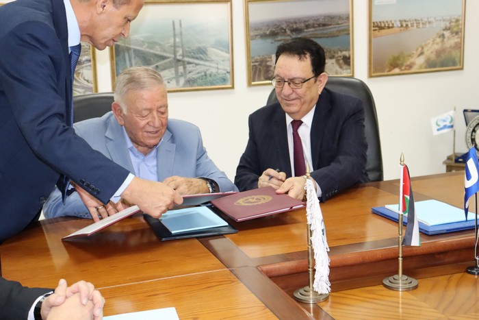 توقيع اتفاقية تعاون ما بين نادي السيارات الملكي الاردني والاتحاد العربي للنقل البري