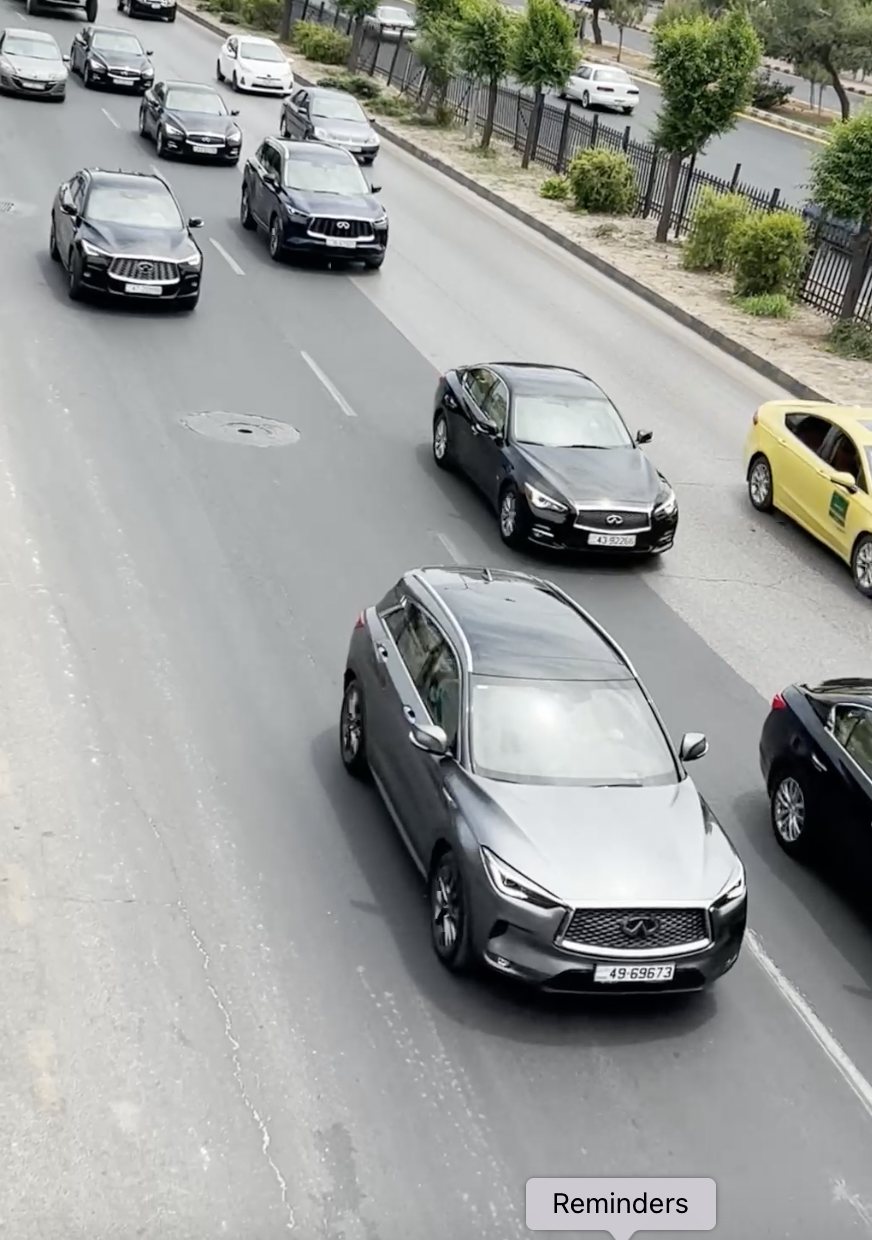 أسطول من سيارات انفينيتي يجول في شوارع عمّان احتفالاً بالزفاف الملكي المنتظر