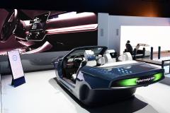 سامسونج تواصل ريادة تقنيات النقل الحديثة المدعومة بالجيل الخامس بإطلاق قمرة القيادة الرقمية 2020
