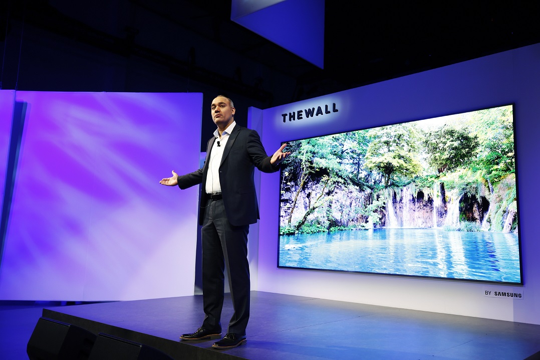 سامسونج تزيح الستار عن تلفازها الجديد The Wall – أول شاشة MicroLED بحجم 146بوصة تعتمد نظام الوحدات المجزأة على مستوى العالم