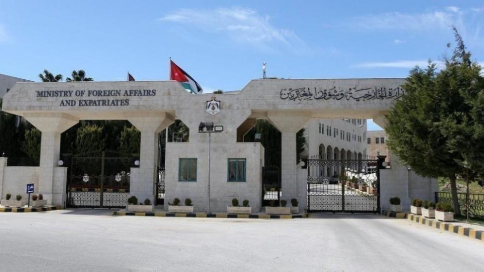 وزارة الخارجية تتابع أنباء اعتقال مسلحين اثنين بالاراضي المحتلة بعد اجتيازهما الحدود الأردنية