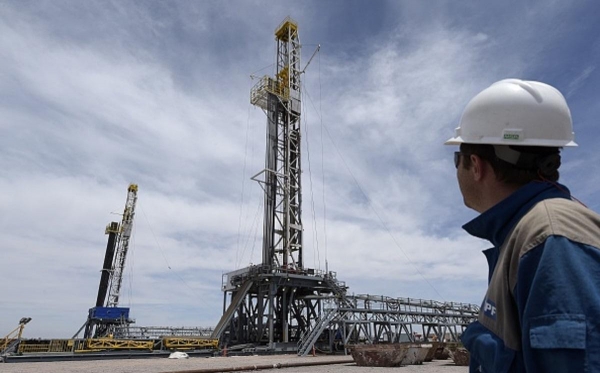 توقعات: الجزائر قد توقف تصدير النفط إذا وصل 20 دولاراً