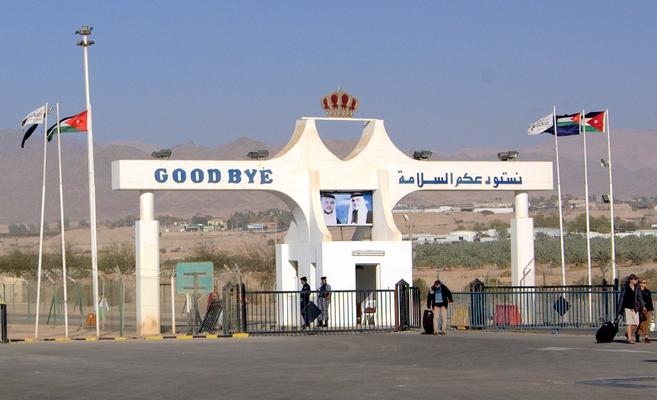 الحكومة تعفي السياح القادمين عبر جسر الملك حسين من رسم التأشيرة