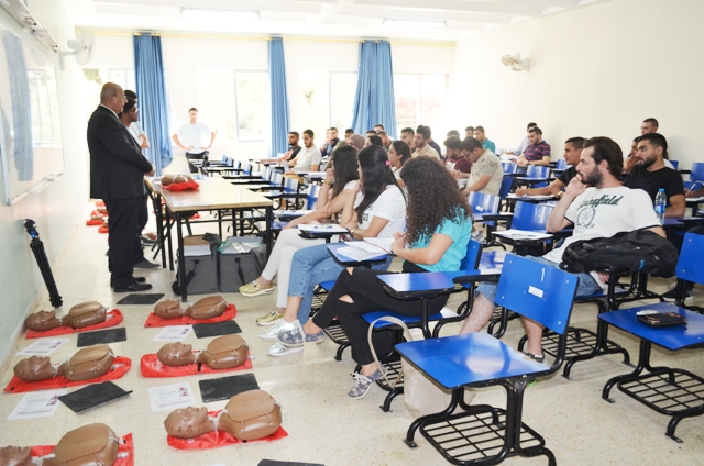  دورة "إنعاش القلب والرئتين" في جامعة عمان الأهلية