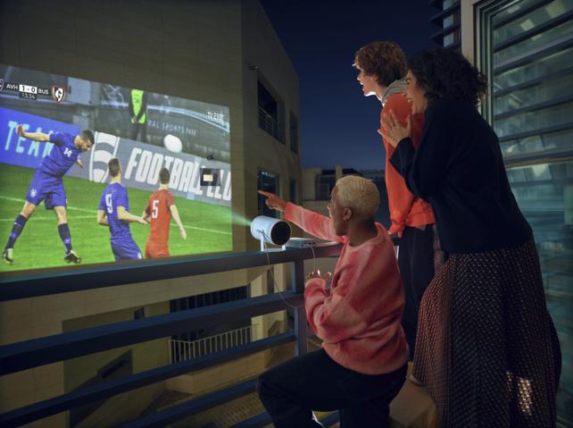 3 أسباب لمشاهدة مباريات كرة القدم باستخدام جهاز The Freestyle