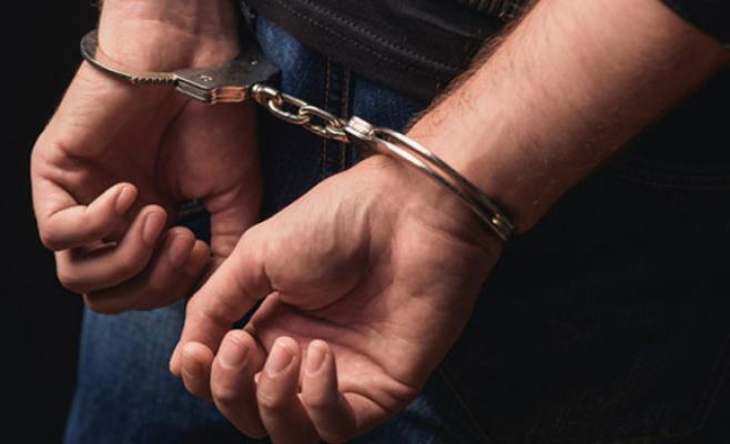 القبض على تاجر مخدرات وعدد من مروجي العملة المزيفة في عجلون