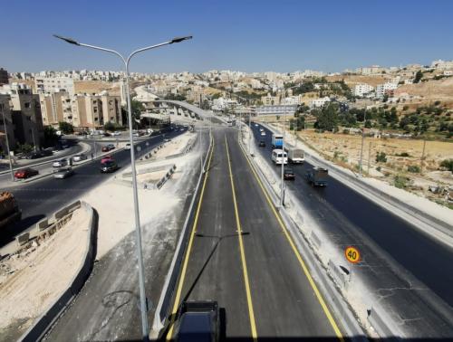 الاشغال تعلن عن تحويلات مرورية على اوتستراد عمان - الزرقاء