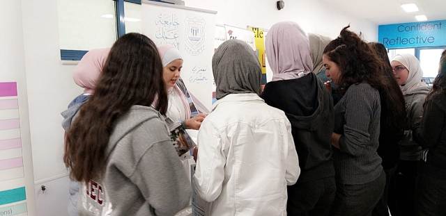 جامعة عمان الأهلية تشارك في فعاليات اليوم المهني لمدارس الكلية العلمية الإسلامية