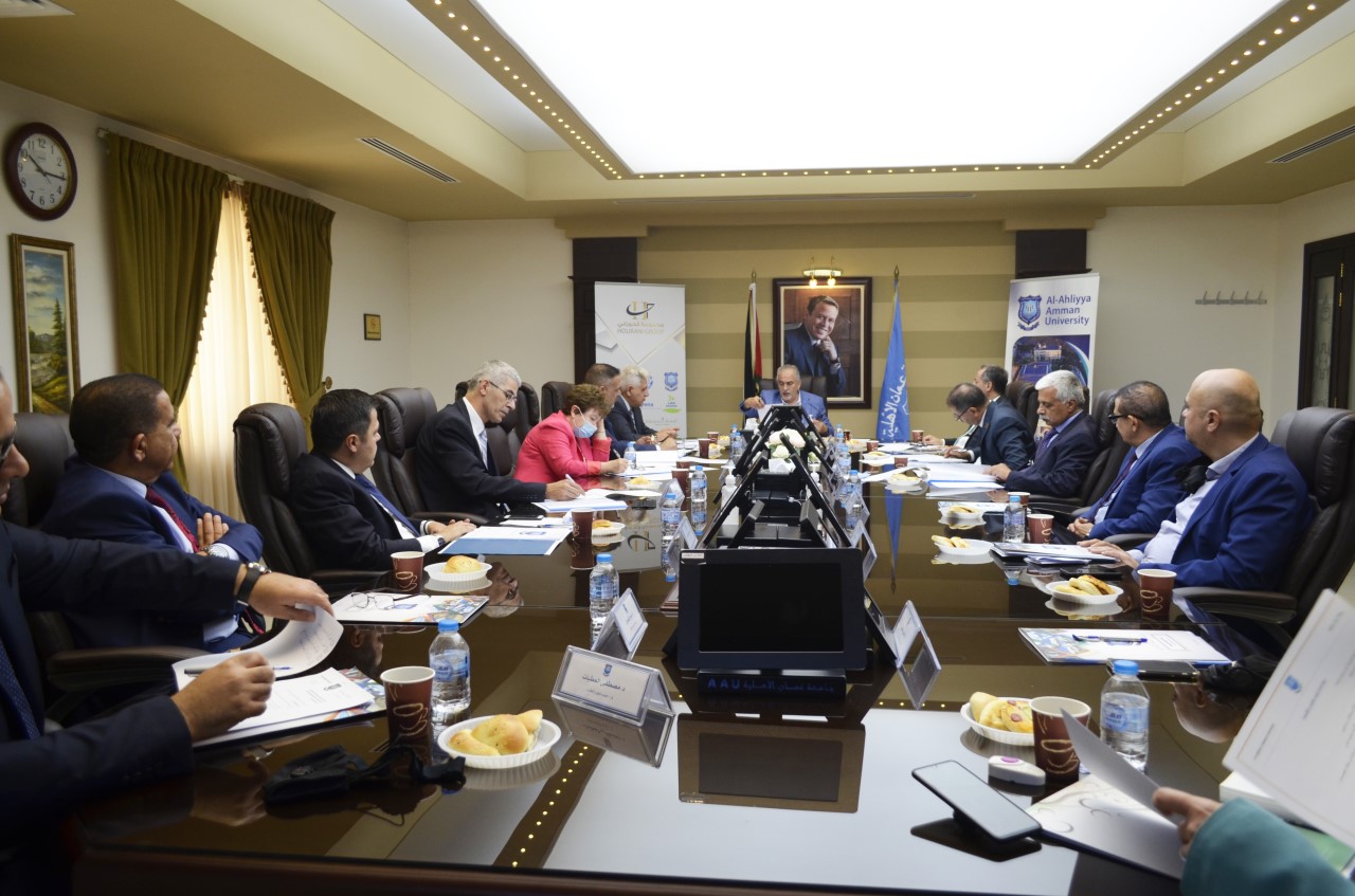 أول اجتماع لمجلس عمداء 《عمان الأهلية》 الجديد