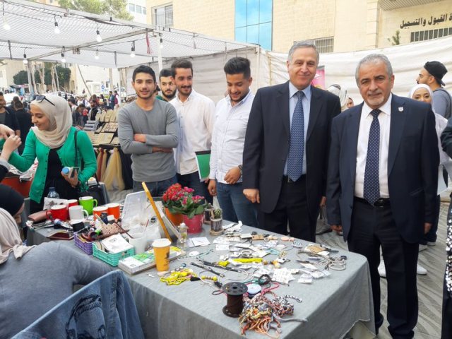 عمان الأهلية تنظم بازار الشتاء