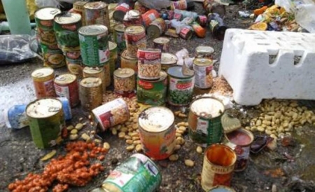 اتلاف 3 آلاف و220 طنا مواد غذائية غير صالحة للاستهلاك البشري في عمان