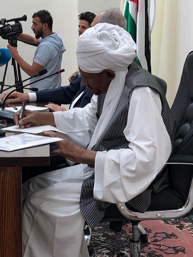 لقاء مع الإمام الصادق المهدي حول  التجربة السودانية: حالها ومآلها...فيديو