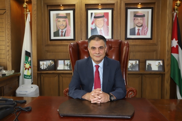 أنباء عن استقالة رئيس جامعة البلقاء التطبيقية بعد توقيفه عن العمل