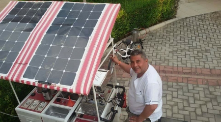 عالم اردني يهاجر بعد اجهاض اختراعه لعربة متنقلة تعمل بالطاقة الشمسية