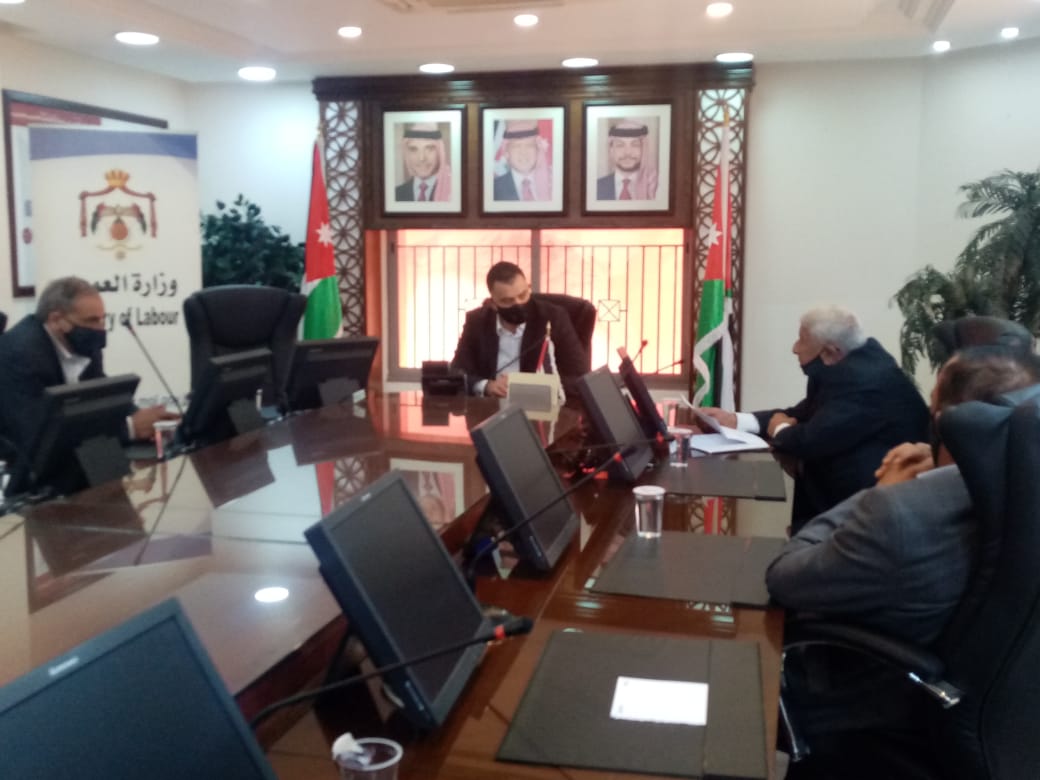 وزير العمل يلتقي الاتحاد العام للمزارعين الأردنيين