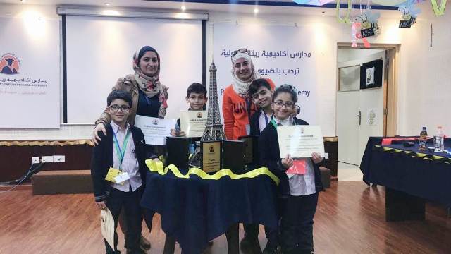 طلاب مدارس الجامعة القسم الدولي يفوزون بمسابقة التهجئة الفرنسية لطلبة مدارس عمان