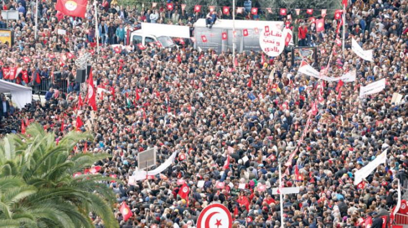 معركة «كسر عظم» بين رأسي السلطة في تونس