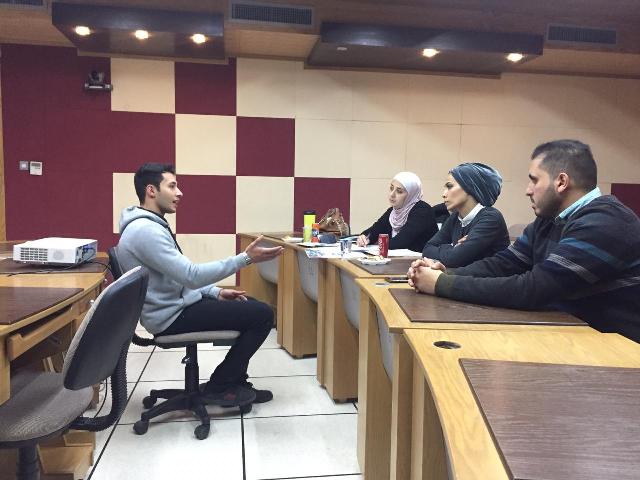 وفد من شركة Estarta يقابل طلبة 《الشبكات وامن المعلومات》 في عمان الاهلية للتوظيف