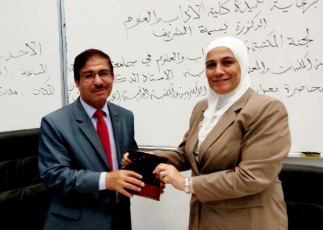 محاضرة للدكتور ربحي عليان بعنوان "المكتبة الورقية والمكتبة الإلكترونية" في جامعة عمان الأهلية