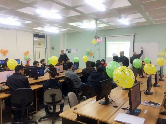 مسابقة ساعة برمجة  لطلبة كلية تقنية المعلومات في جامعة عمان الأهلية  شارك طلبة