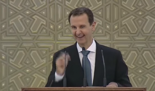 شاهدوا بالفيديو .. بشار الأسد يُقاطع الحاضرين لحفل تنصيبه بـ《نكتة》 .. تفاصيل