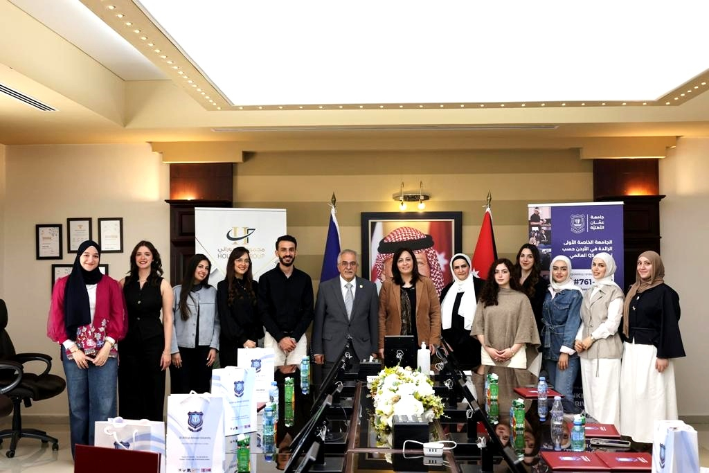 : رئيس عمّان الأهلية يكرّم الطلبة المتميزين إبداعياً بكلية العمارة والتصميم