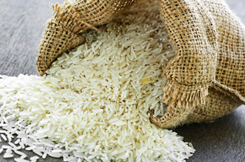  توقيف 10 من موظفي الخدمات المشتركة بشبهة اختفاء أرز معد للإتلاف