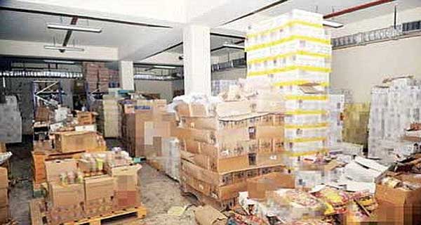 ضبط 30 طنا من المواد الغذائية منتهية الصلاحية بمصنع في عمّان