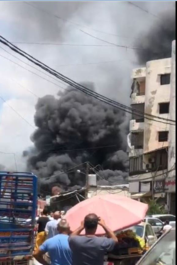 حريق ضخم وانفجارات في بيروت.. تفاصيل
