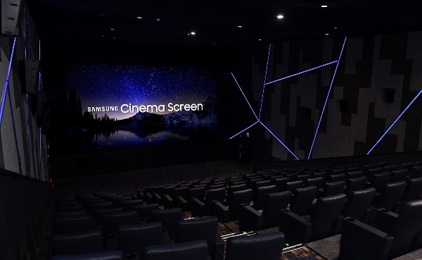 سامسونج تطلق أول شاشة سينمائية بتقنية الـ LED على مستوى العالم